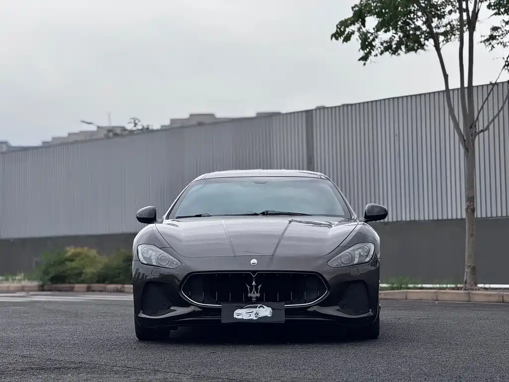 MASERATI GRANTURISMO