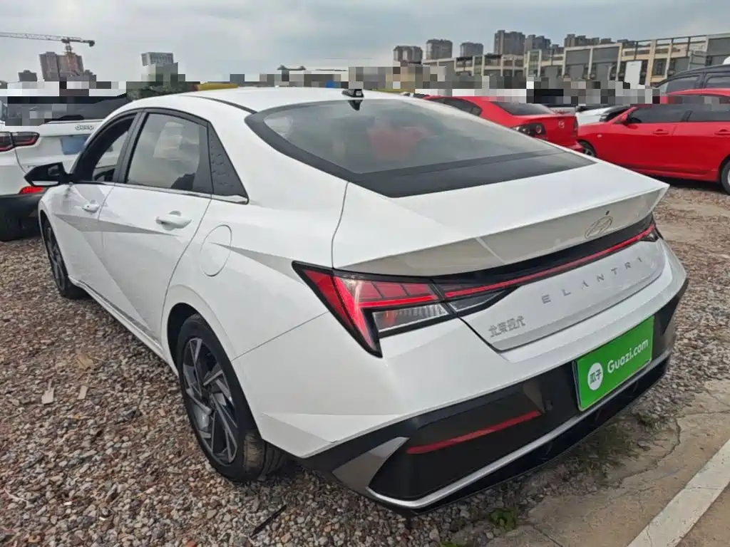Hyundai Elantra — миниатюра 5