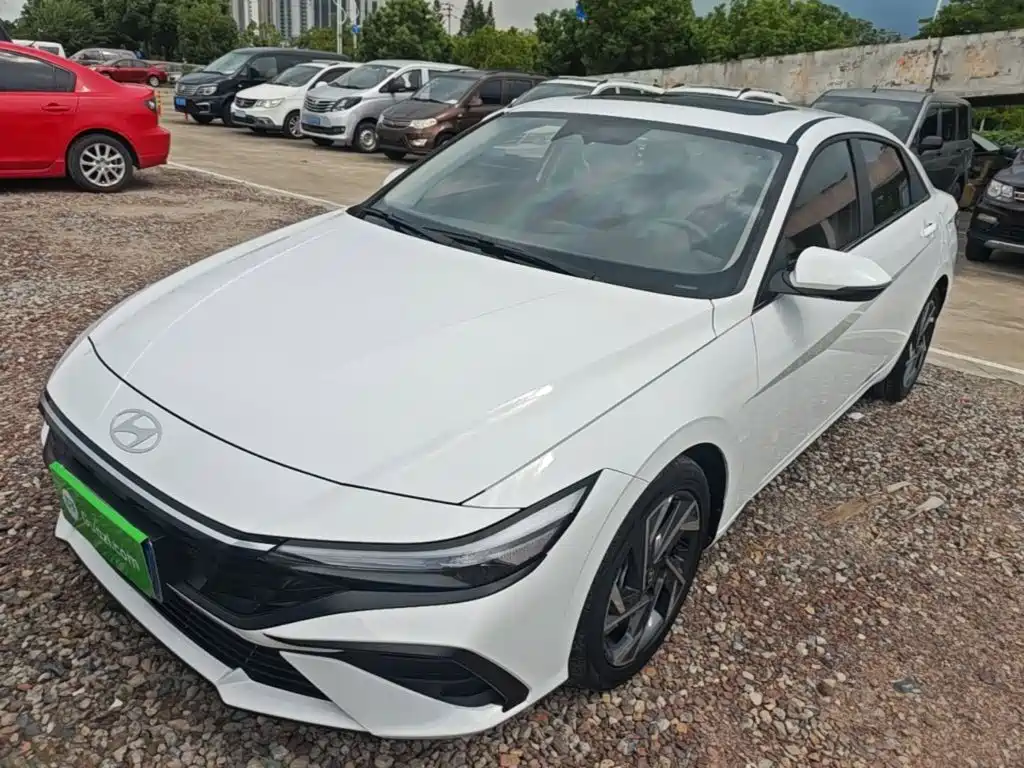 Hyundai Elantra — миниатюра 2