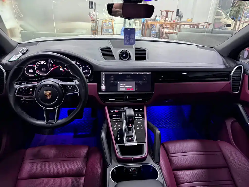 Porsche Cayenne — миниатюра 8