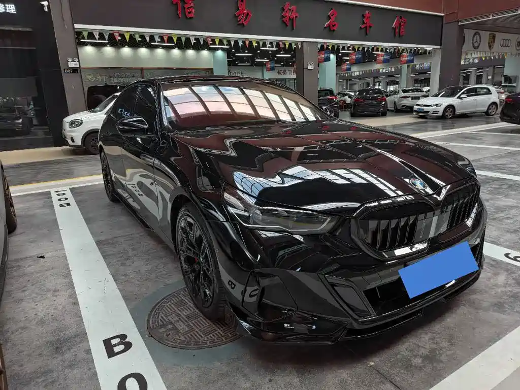 BMW 5 Series — миниатюра 2