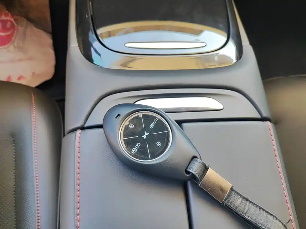 XPeng P7 — миниатюра 9