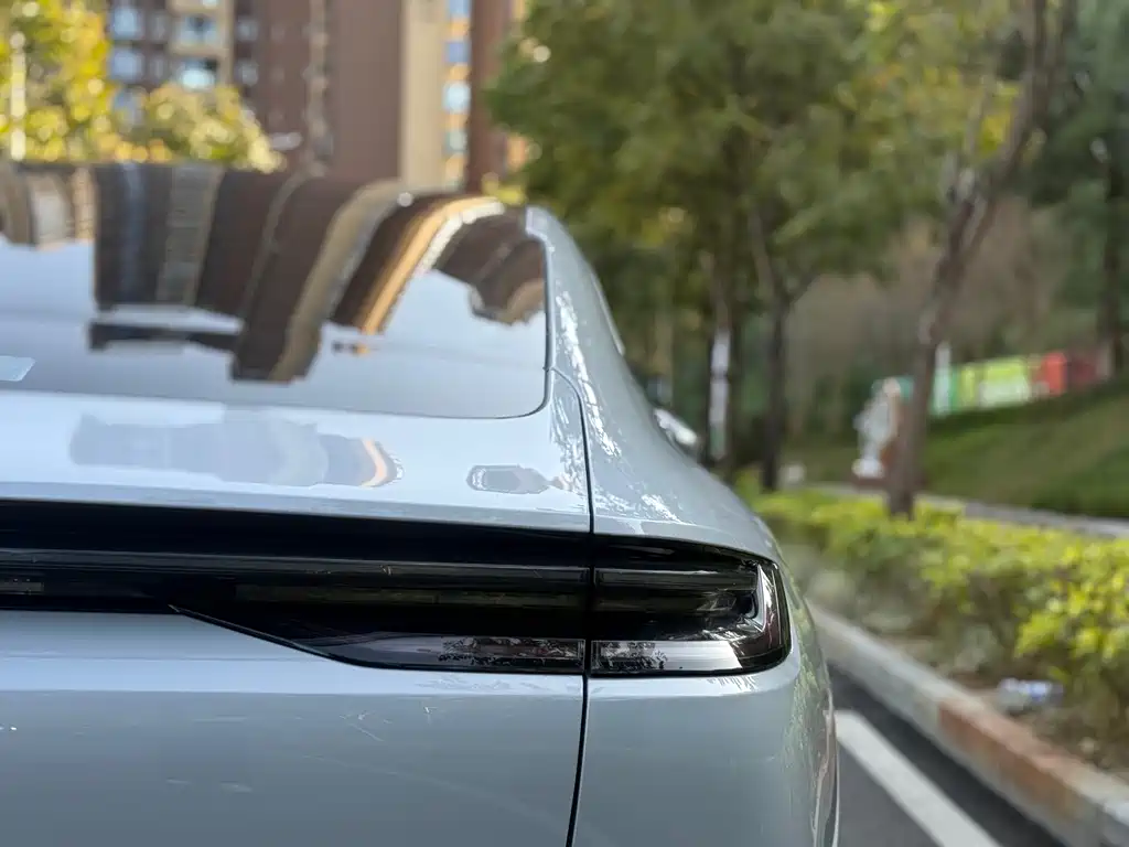 GEELY GALAXY GALAXY E8