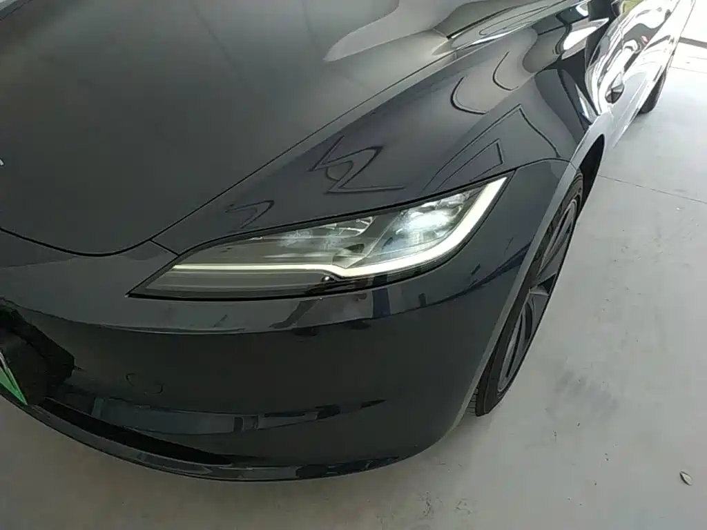 Tesla Model 3 — миниатюра 24