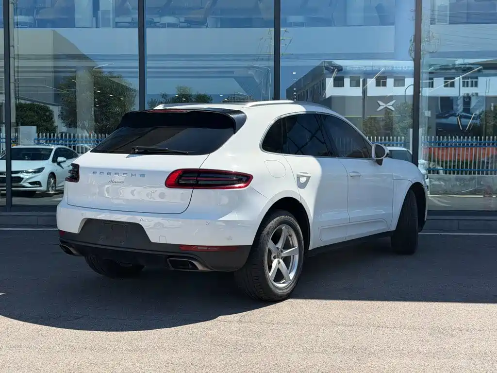 Porsche Macan — миниатюра 2