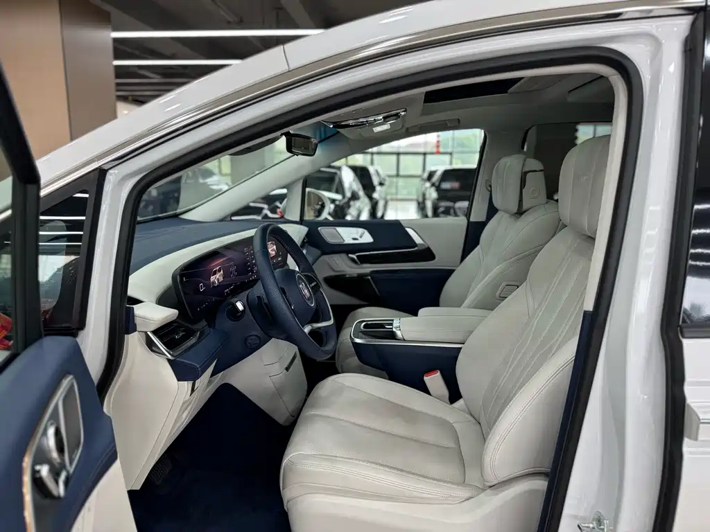Buick Century 2025 2.0T мест