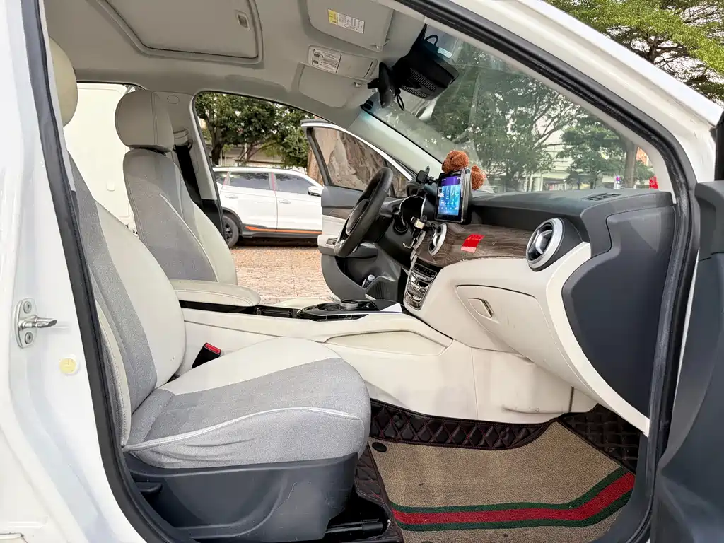 BAIC EU5 — миниатюра 11