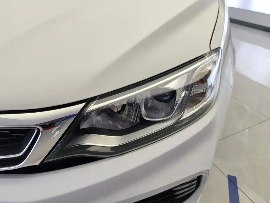 Geely Vision — миниатюра 5