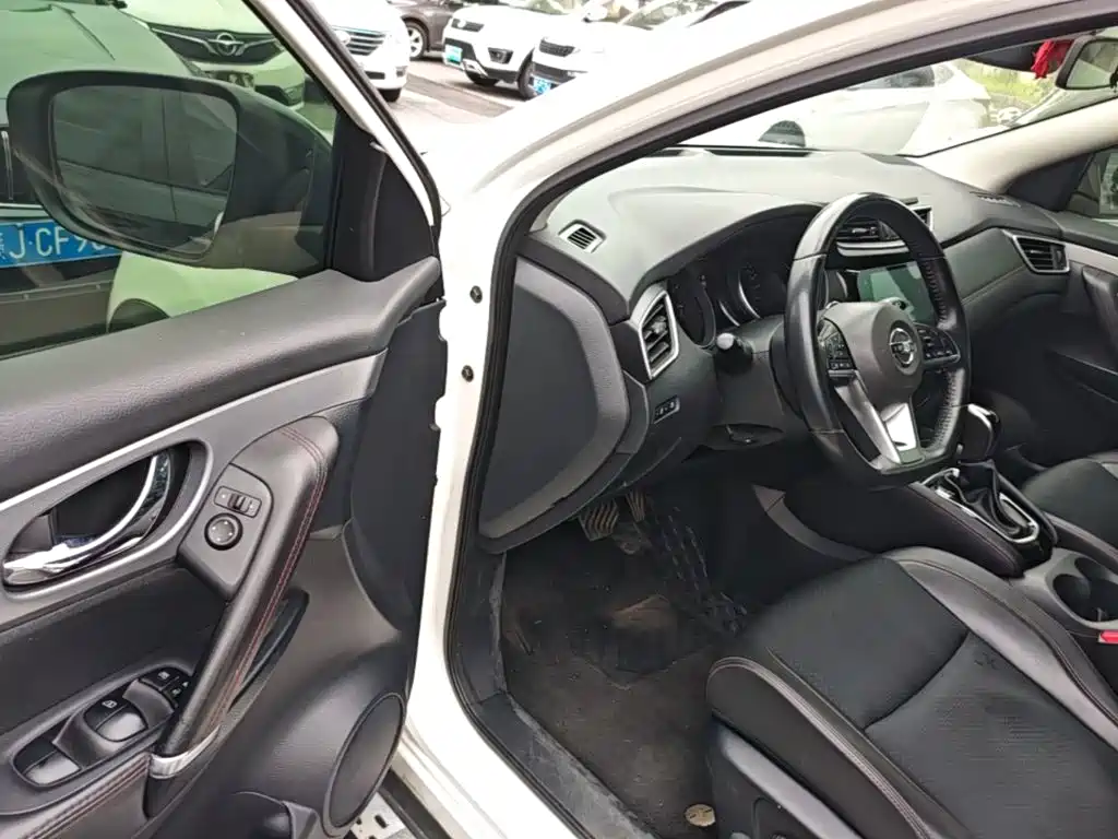 Nissan Qashqai — миниатюра 12