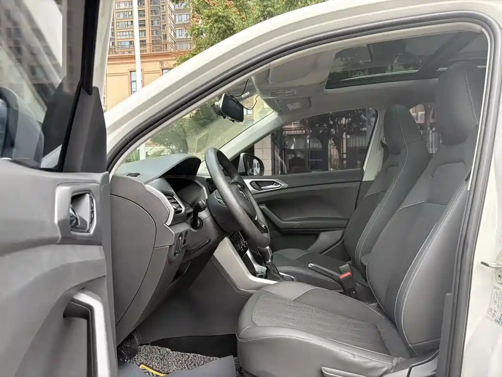 Volkswagen T-Cross — миниатюра 13