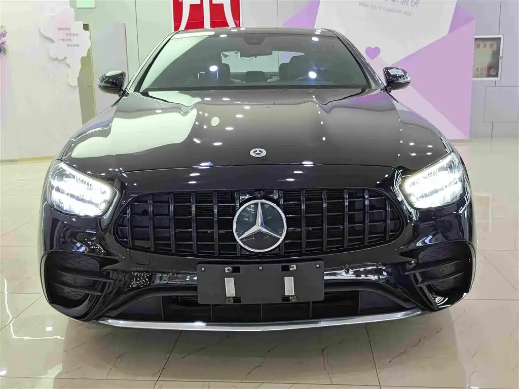 Mercedes-Benz E-Class — миниатюра 2