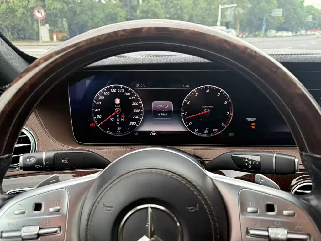 Mercedes-Benz S-Class — миниатюра 9