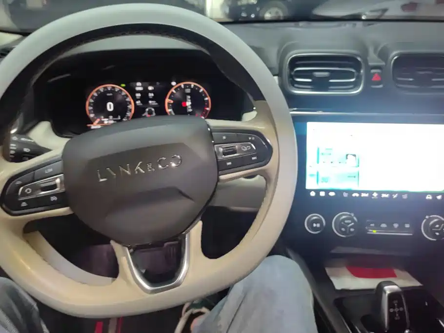 Lynk & Co 02 — миниатюра 12