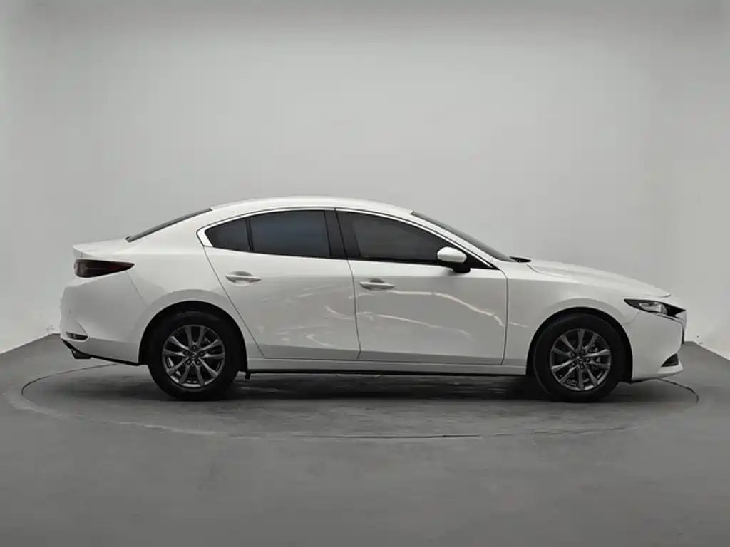 Mazda 3 Axela — миниатюра 2