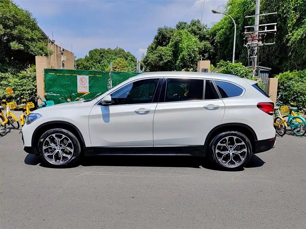 BMW X1 2022 sDrive25Li Lead
