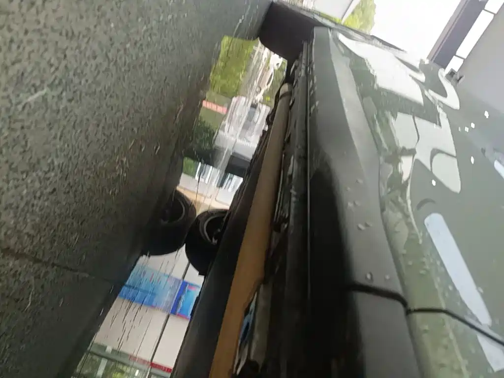 BYD Дон Л. — миниатюра 19