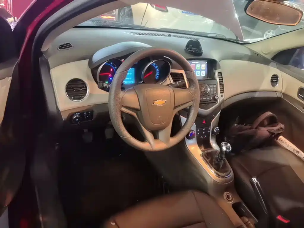 Chevrolet Cruze — миниатюра 10