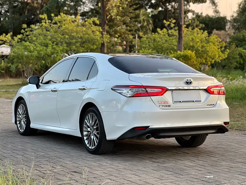 TOYOTA CAMRY