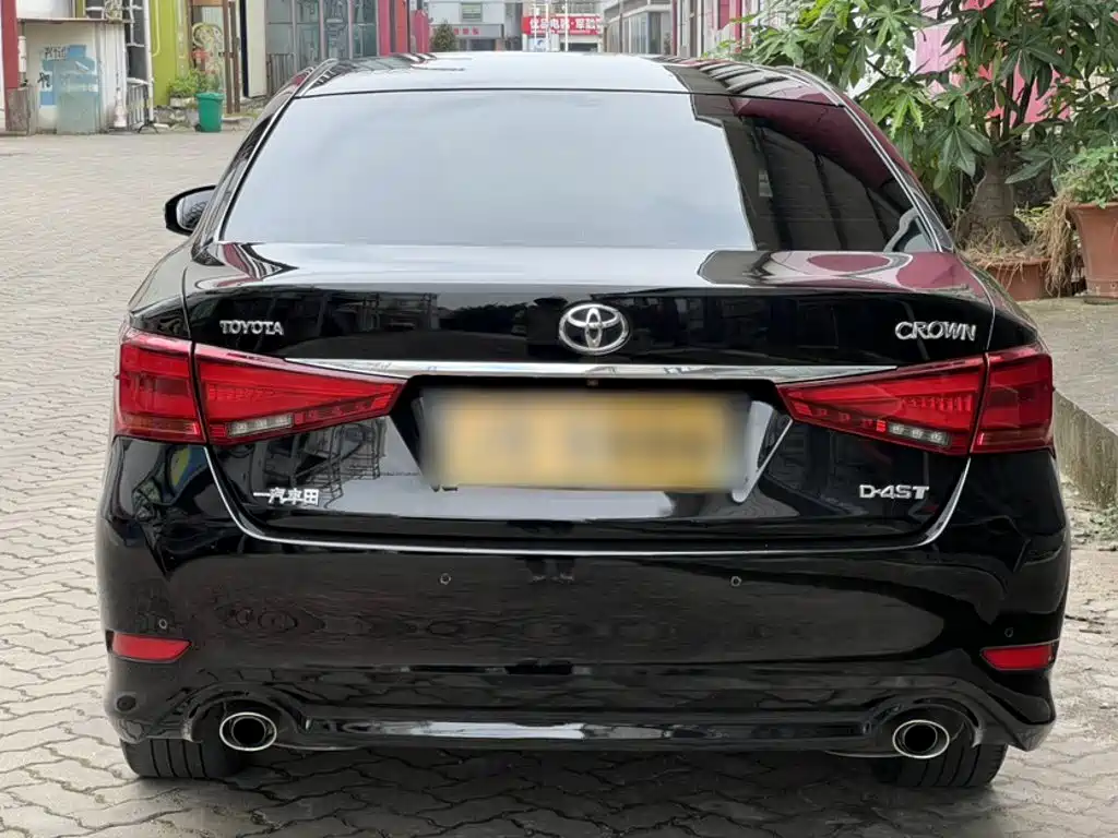 Toyota Crown — миниатюра 7