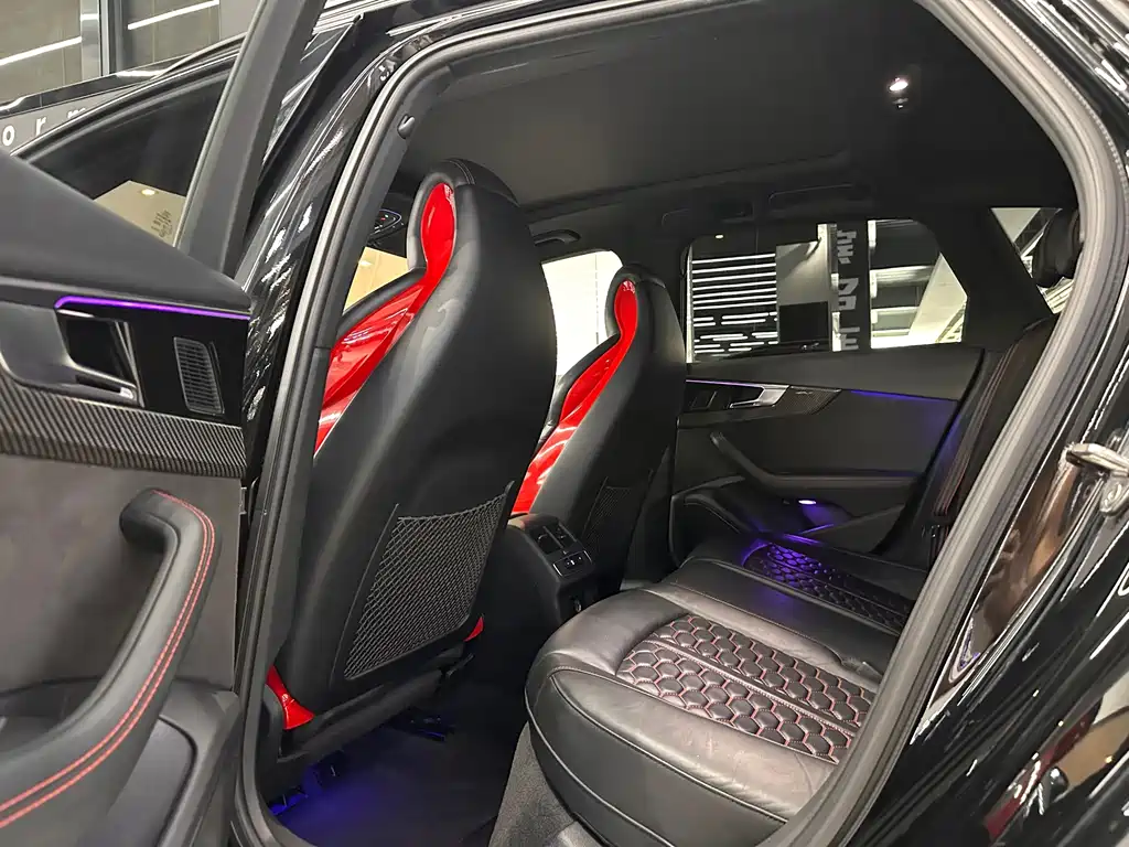 Audi RS 4 — миниатюра 9