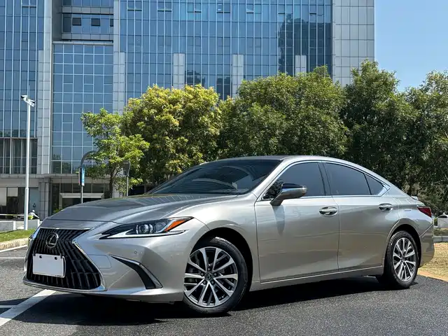 LEXUS ES 2023