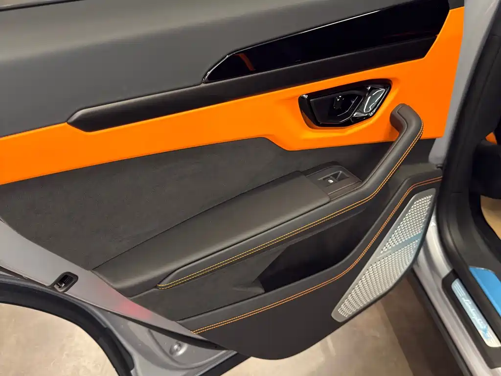 Lamborghini Urus SE — миниатюра 7
