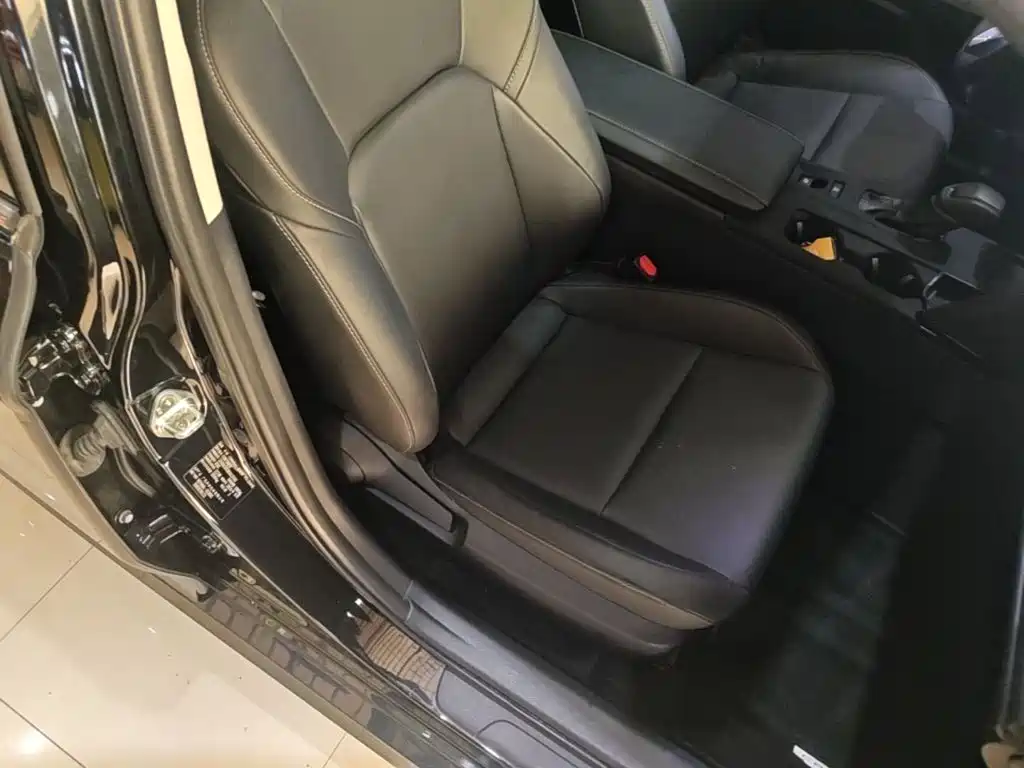 Toyota Camry — миниатюра 25