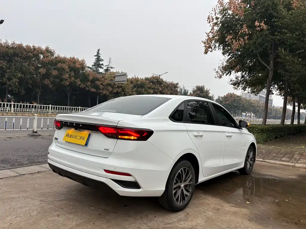 Geely Emgrand — миниатюра 4