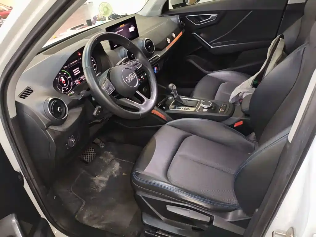 Audi Q2L e-tron — миниатюра 15
