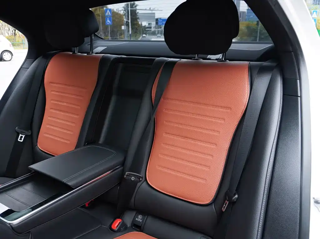 Mercedes-Benz C-Class — миниатюра 25