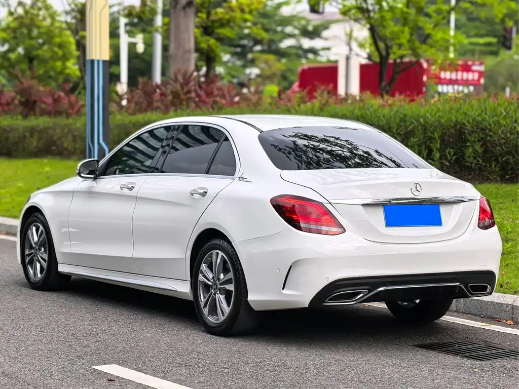 Mercedes-Benz C-Class — миниатюра 14