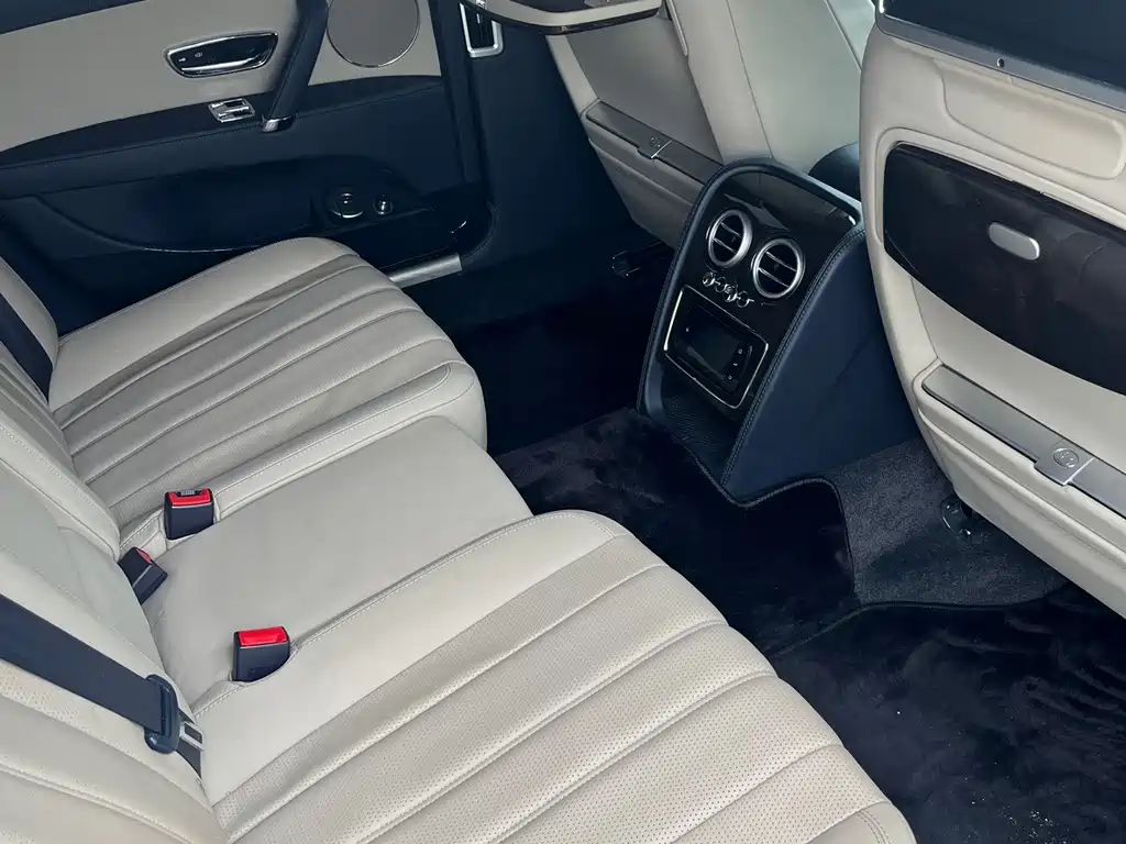 Bentley Flying Spur — миниатюра 17