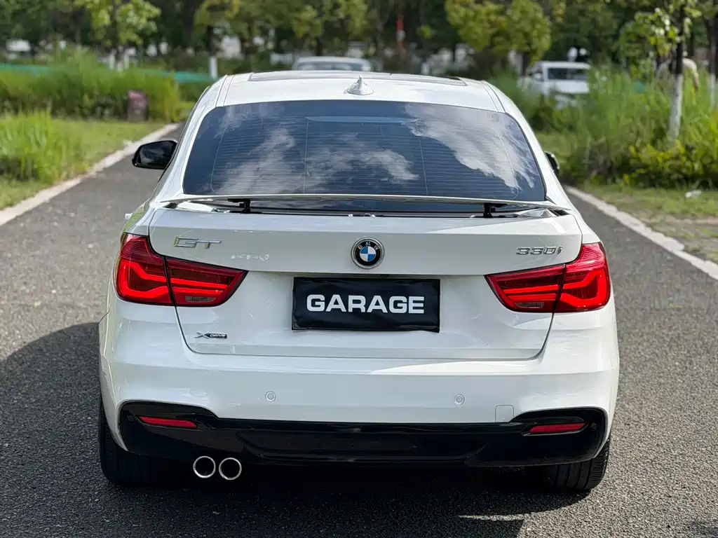 BMW 3 Series GT 3 GT 2017 330i xDrive M Sport