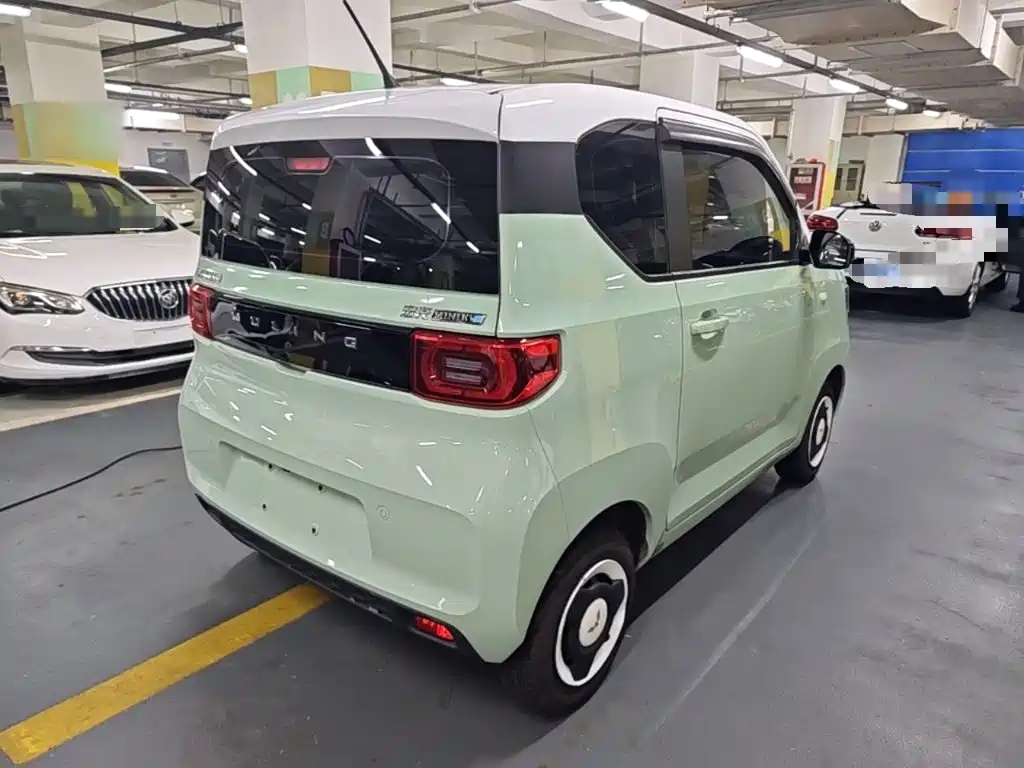 Wuling MINIEV — миниатюра 7