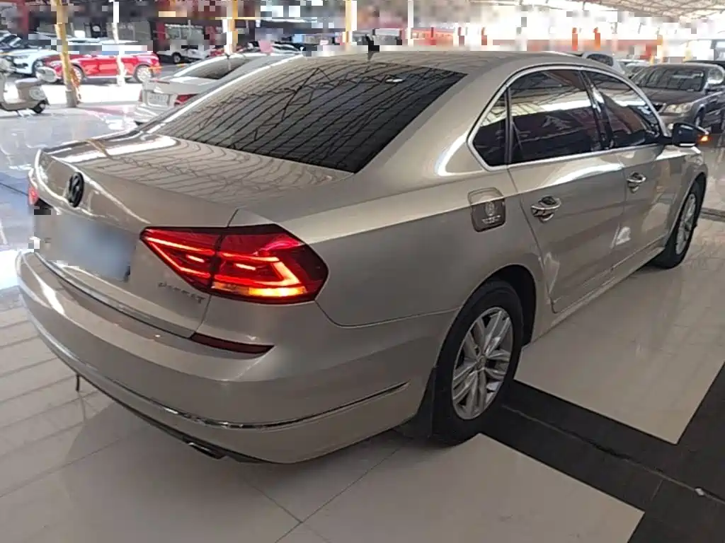 Volkswagen Passat — миниатюра 7