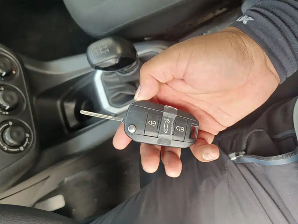 Peugeot 301 2014 1.6L MT Comfort
