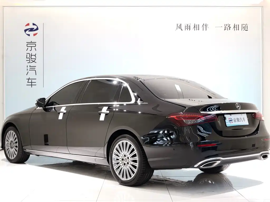 Mercedes-Benz E-Class — миниатюра 13