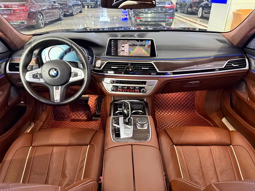 BMW 7 Series — миниатюра 7