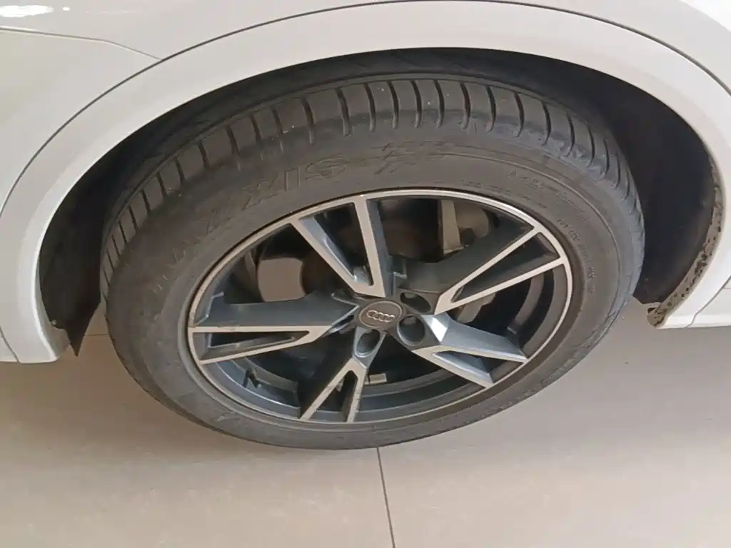 Audi Q5L — миниатюра 23