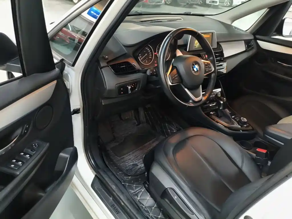 BMW 2 Series Active Tourer (Import) — миниатюра 16