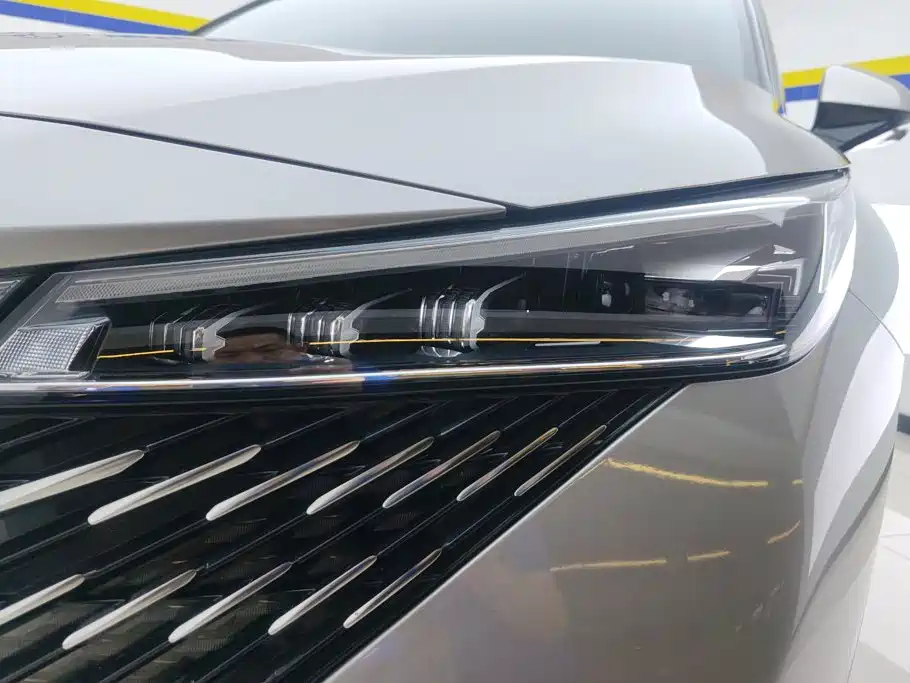 Roewe RX5 New Energy — миниатюра 5
