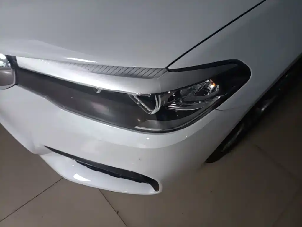 BMW 5 Series — миниатюра 24