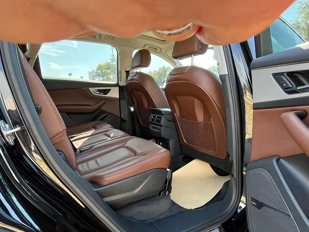 Audi Q7 — миниатюра 8