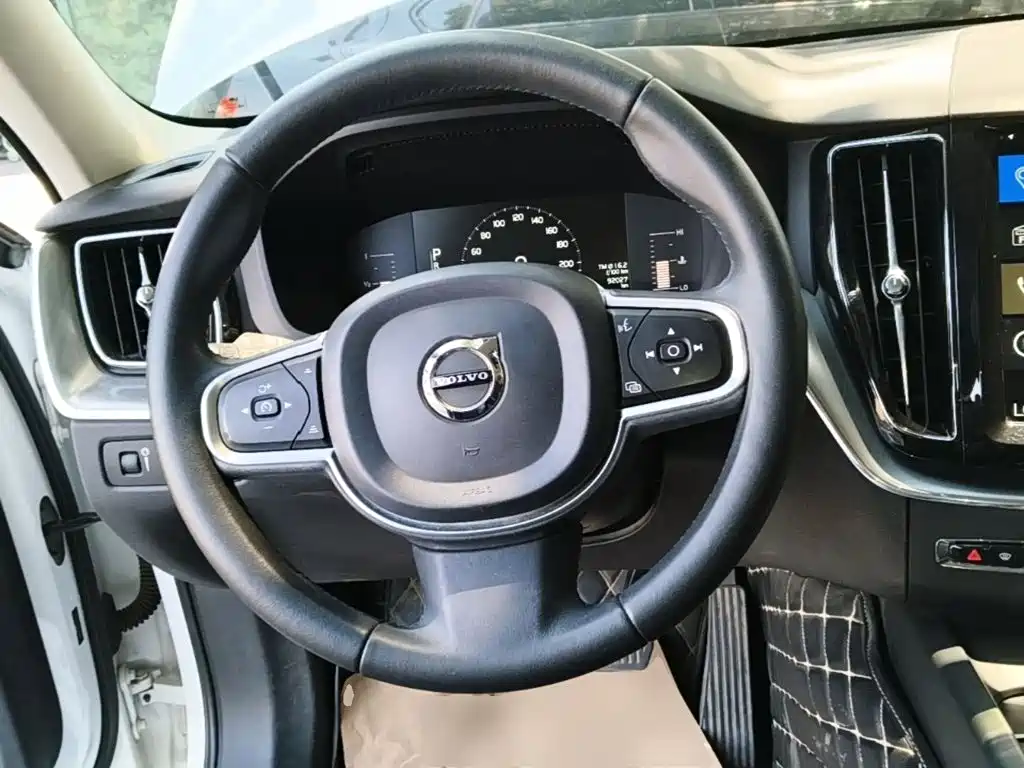 Volvo XC60 — миниатюра 11