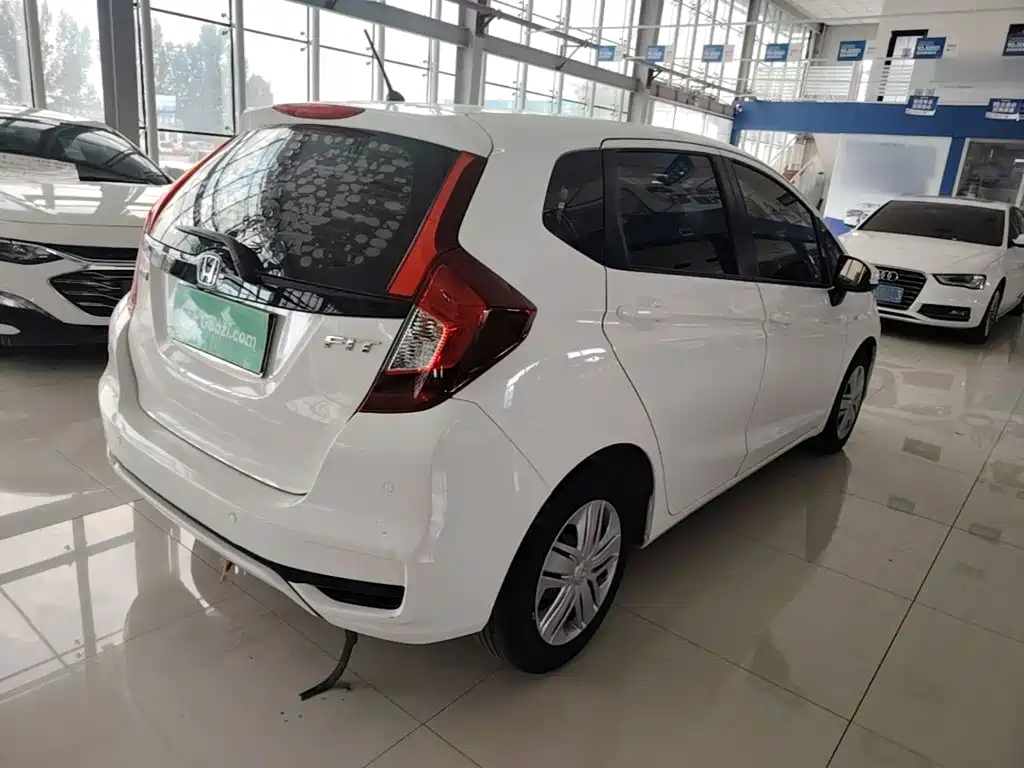 Honda Fit — миниатюра 7