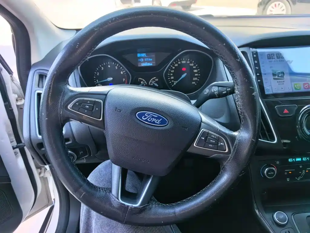 Ford Focus — миниатюра 11