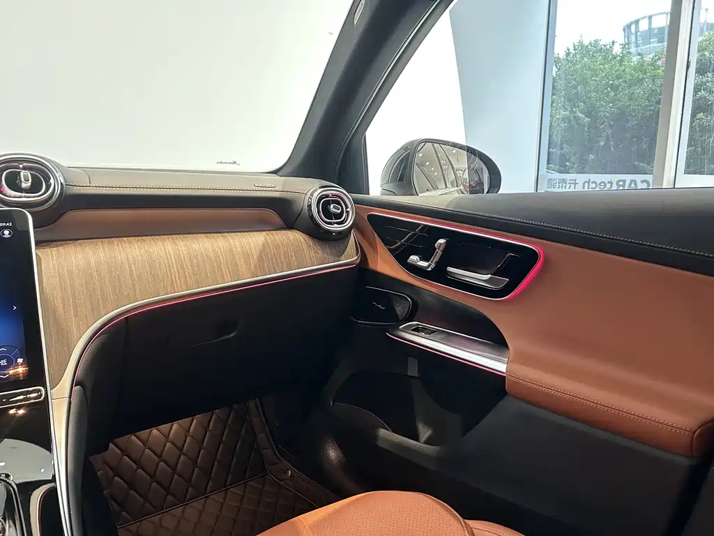 Mercedes-Benz GLC — миниатюра 12