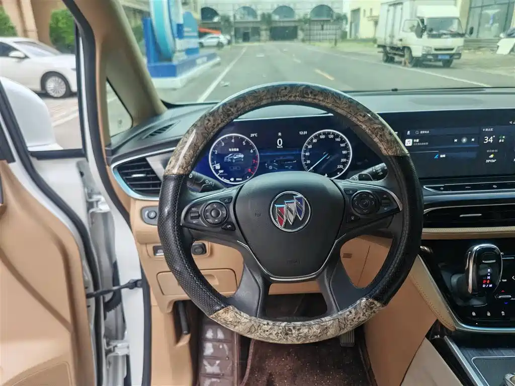 Buick GL8 — миниатюра 10