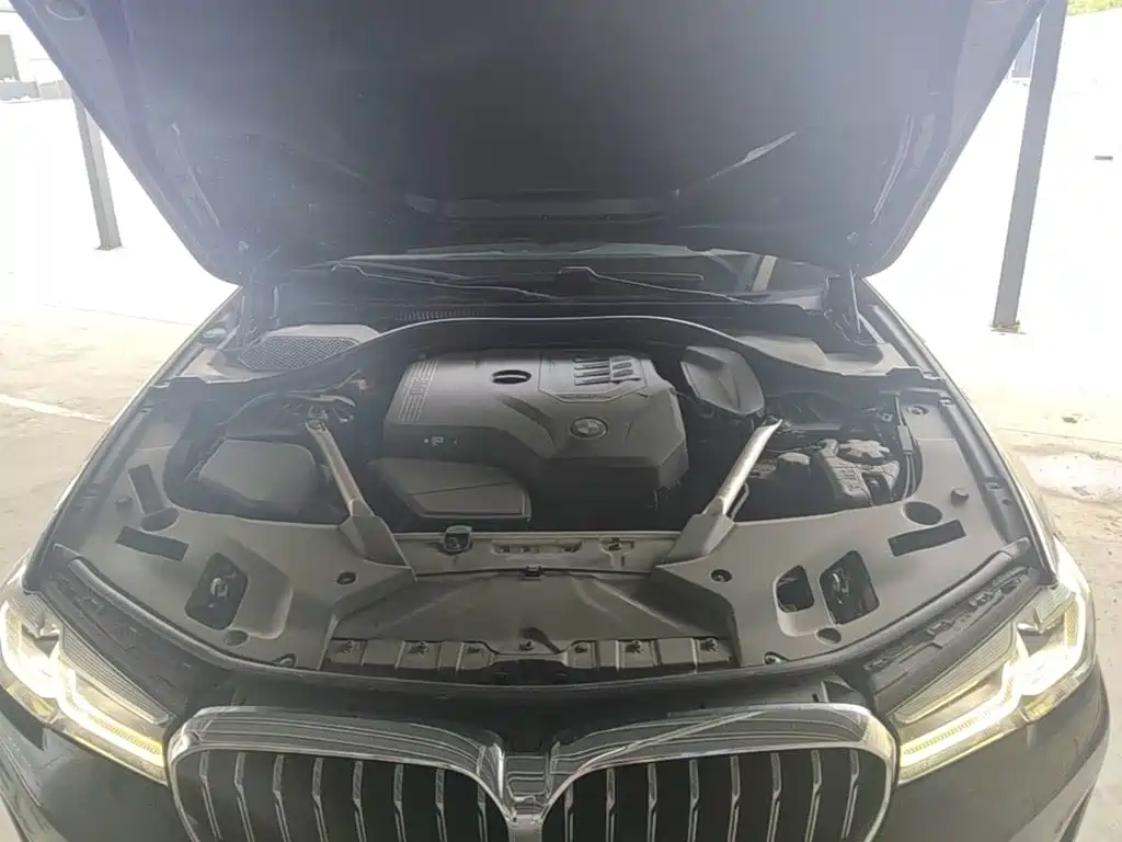 BMW 5 Series — миниатюра 20