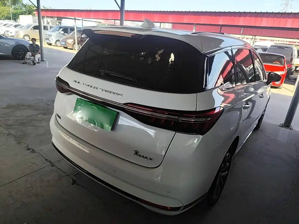 BYD MAX — миниатюра 7